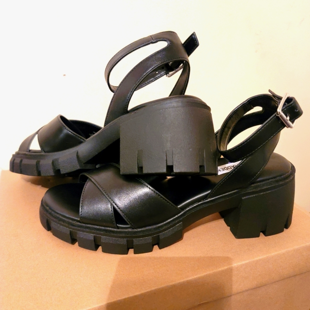 NWT Steve Madden Strap Sandals